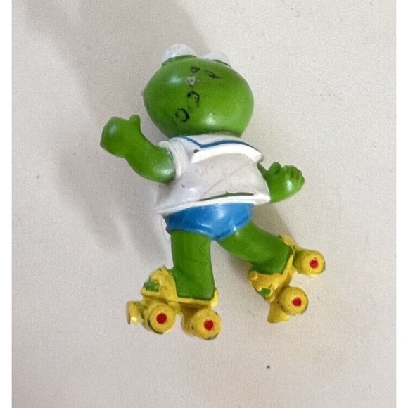 Kermit Pvc Figure Roller Skates Muppet Babies Mcdonalds Happy Meal 2.5 inch - Picture 4 of 5